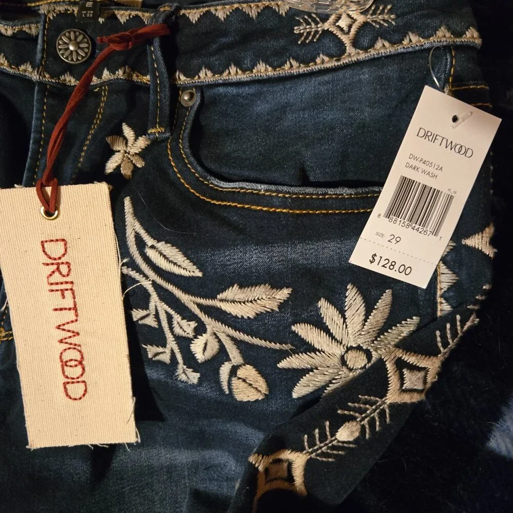 Driftwood Embroidered Kelly Jeans. Size 29/33  NWT - Picture 5 of 6